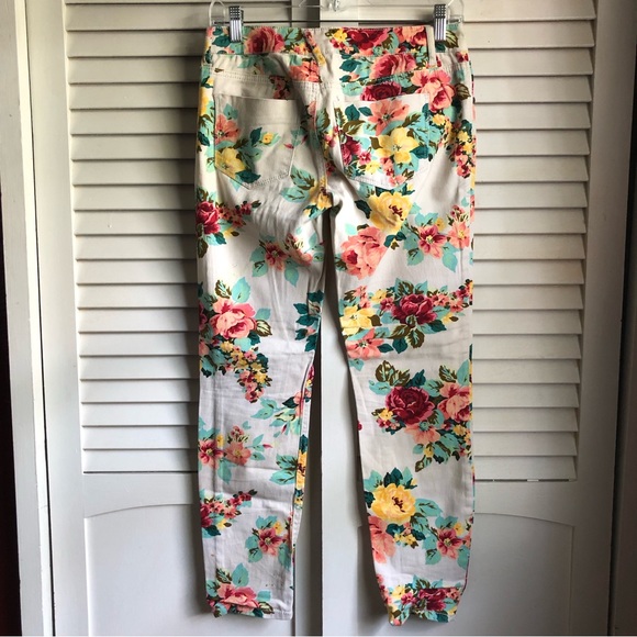 Floral Pants | Metaphor - Picture 2 of 3